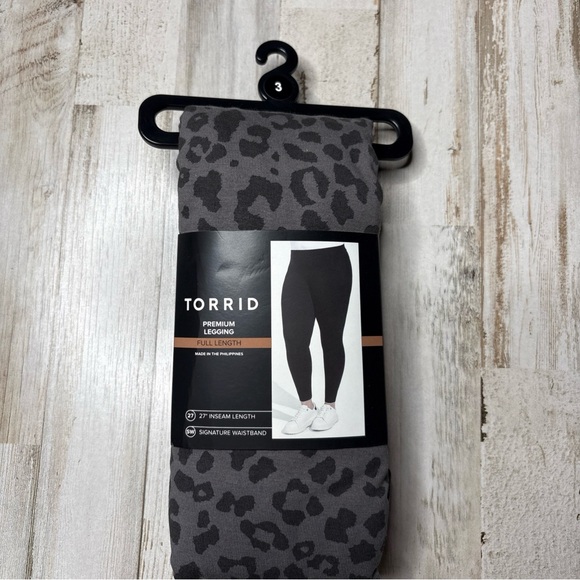Torrid  Full Length Signature Waist Premium Real Deal Leopard Leggings 3X NWT - Picture 2 of 12